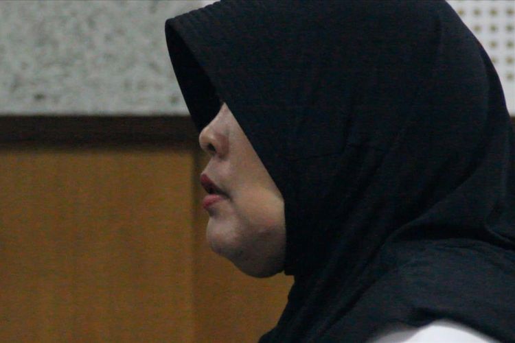 Terdakwa Kompol Tuti Maryati, menjalani sidang pertamanya, Selasa (9/7/2019) di Pengadilan Tipikor Mataram. Tti diduga kuat menerima suap dari sejumlah tahanan temasuk Dorfin Felix, gembong Narkoba asal Francis.