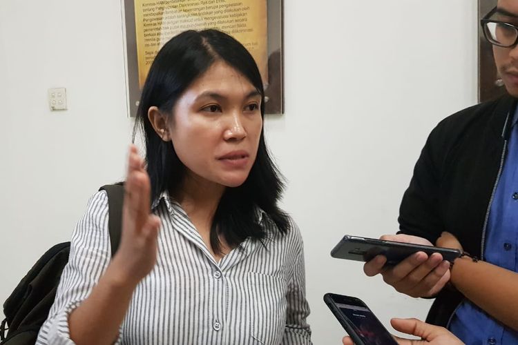 Wakil Ketua Bidang Advokasi YLBHI Era Purnama Sari usai audiensi dengan Komnas HAM di Kantor Komnas HAM, Senin (5/8/2019).