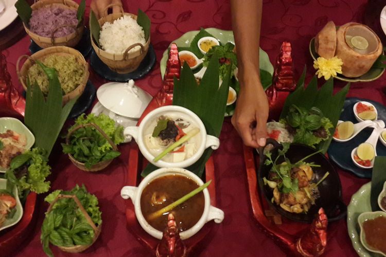 Sejumlah menu masakan asal Vietnam dan Thailand yang disajikan di Hotel Tugu, Kota Malang, Jawa Timur selama Ramadhan, Selasa (7/5/2019).