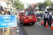 Jalan Depan Stasiun Lenteng Agung Sering Macet, Dishub Pasang 'Traffic Cone' Pembatas