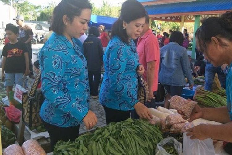 Pasar Inai menjadi kiblat berbelanja hasil tani dan hutan khas Dayak di Kabupaten Malinau