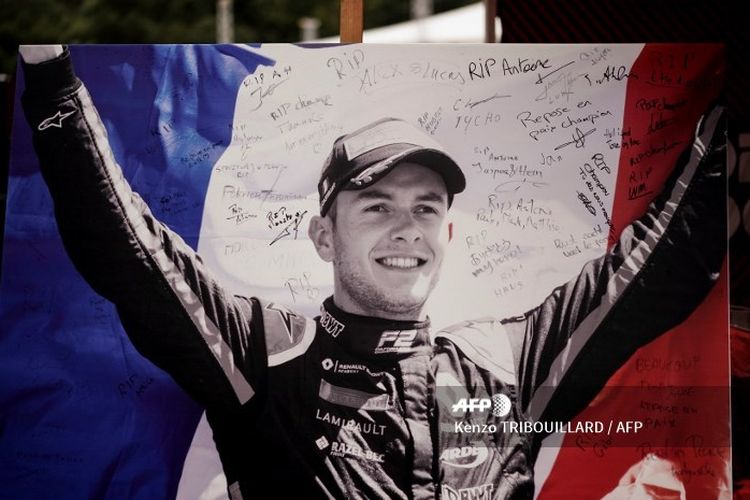 This picture taken on September 1, 2019 shows the portrait of BWT Ardens French driver Anthoine Hubert covered with condolence messages at the entrance of the Spa-Francorchamps circuit in Spa, Belgium. French driver Anthoine Hubert, 22, was killed on August 31 in Spa in an accident during a Formula 2 race held on the sidelines of the F1 Grand Prix, according to organizers of the race.
Kenzo TRIBOUILLARD / AFP