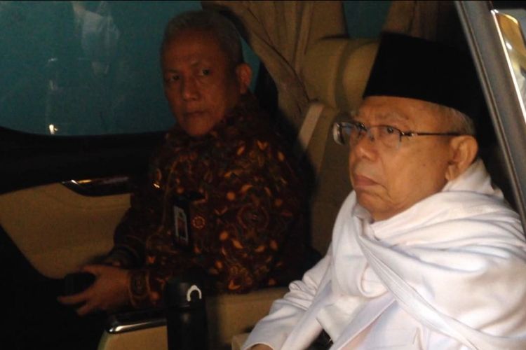Calon wakil presiden pendamping Joko Widodo Ma’ruf Amin kediamannya di Jalan Lorong 27, Koja, Jakarta Utara, Jumat (10/8/2018).