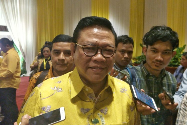 Ketua Dewan Pakar Partai Golkar Agung Laksono saat ditemui di Rakernas Partai Golkar, di Hotel Sultan, Jakarta, Jumat (23/3/2018).