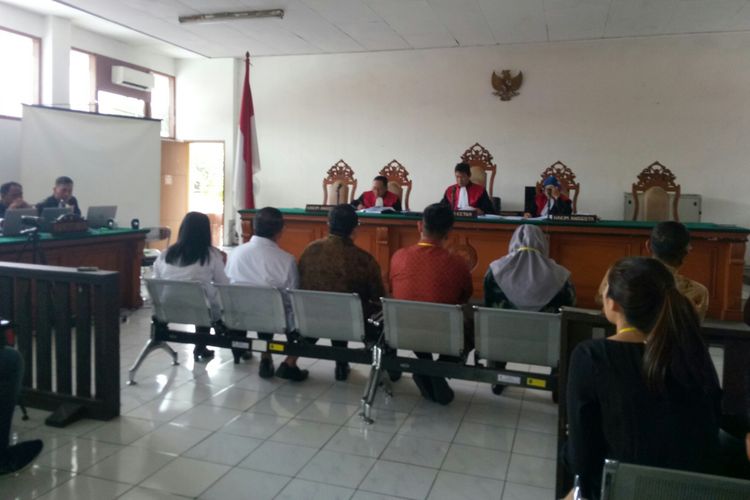 Tampak para saksi tengah bersaksi dalam sidang suap perizinan meikarta di Pengadilan Tipikor Bandung, Kota Bandung, Jawa Barat.
