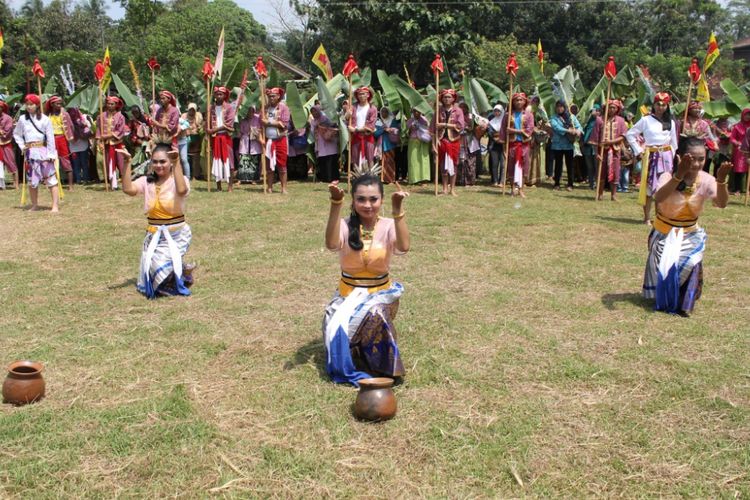 Pawai Budaya di Desa wisata Kandri Semarang, pada 2014 lalu.Tahun ini, Pemerintah Semarang membangun 200 homestay bertaraf internasional di Desa Kandri. Selain itu, beragam aktivitas budaya dan infrastruktur akan dilengkapi.