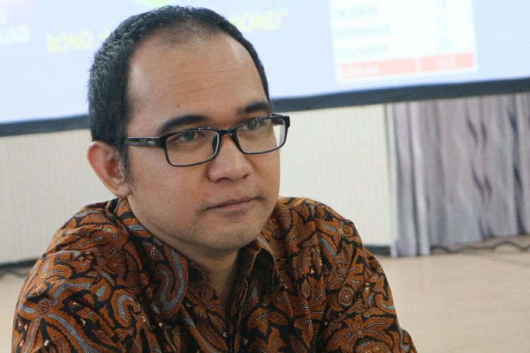 Peneliti Pusat Kajian Anti Korupsi Universitas Gadjah Mada (Pukat UGM) Oce Madril ketika ditemui dalam acara Konferensi Nasional Hukum Tata Negara ke-4 di Jember, Jawa Timur, Minggu (12/11/2017).