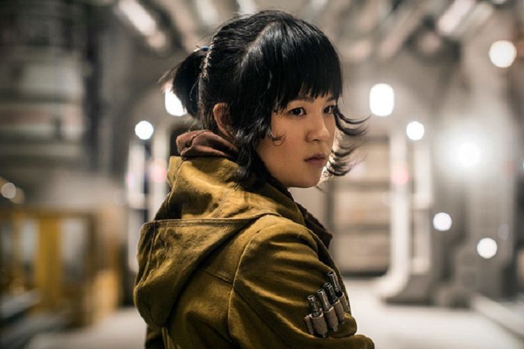 Artis peran Kelly Marie Tran saat melakoni karakter Rose Tico di film Star Wars: The Last Jedi