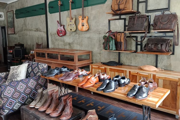 Tampilan Kemang Vintage Shop di Jakarta Selatan.