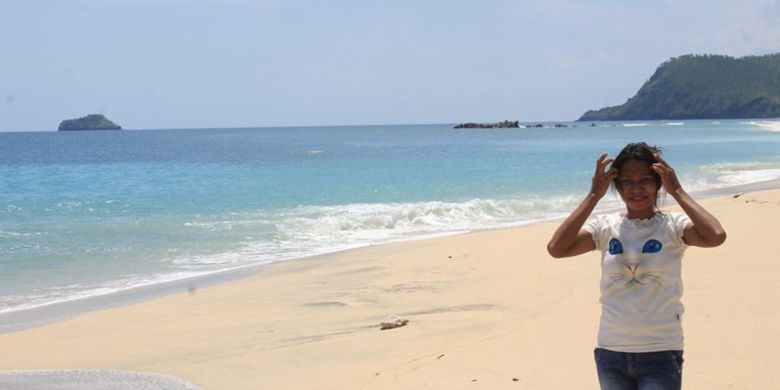 Pesona Pantai Mingar, di Desa Pasir Putih, Kecamatan Nagawutung, Kabupaten Lembata, Nusa Tenggara Timur yang sangat memanjakan mata.