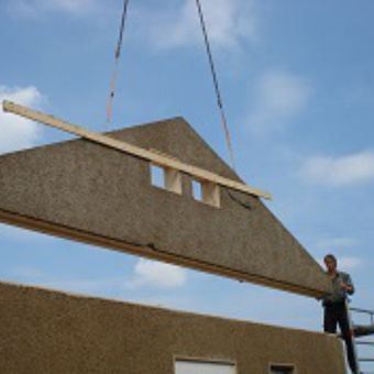 Serat dari hemp tersebut kemudian dicampur dengan air dan lem. Campuran bahan ini kemudian disebut dengan hemp concrete atau hempcrete. 