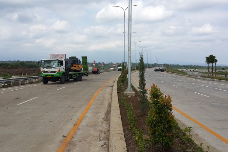 Suasana Jalan Tol Pandaan-Malang di exit Karanglo, Kabupaten Malang, Kamis (9/5/2019)