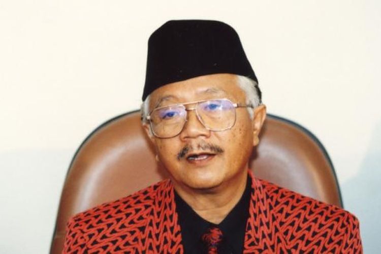 Soerjadi ketika masih menjadi Ketua Umum DPP PDI pada Juni 1996.