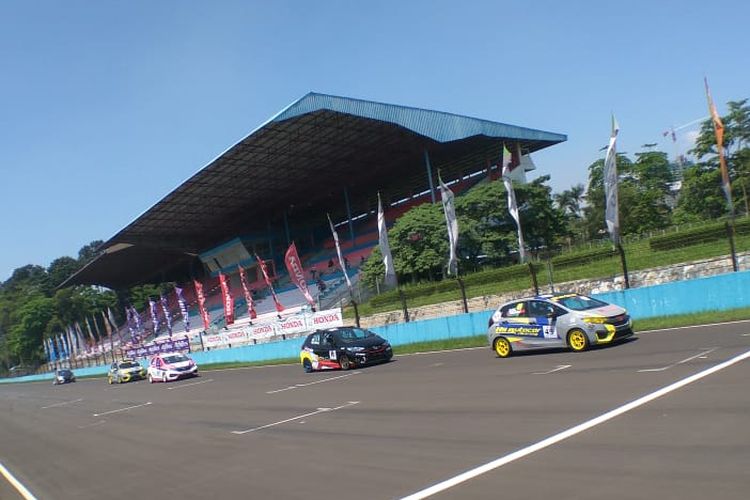 PT Honda Prospect Motor (HPM) kembali menggelar Honda Jazz & Brio Speed Challenge 2019 di ajang Indonesian Sentul Series of Motorsport (ISSOM).