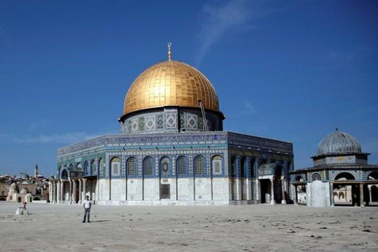 Dome of the Rock, yang berada di kompleks yang sama dengan Masjid Al-Aqsa di Jerusalem.