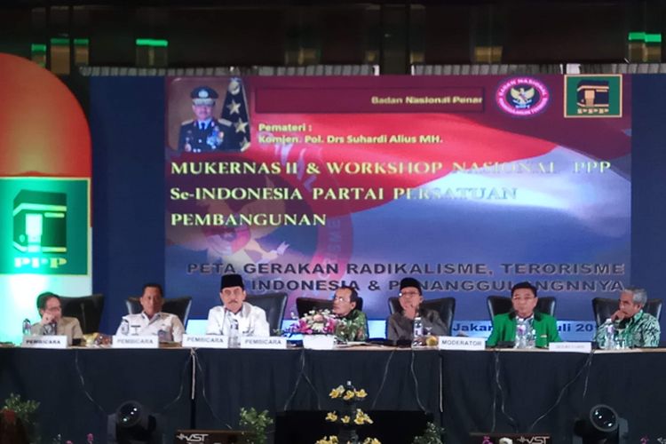 Kepala Badan Nasional Penanggulangan Terorisme (BNPT) Suhardi Alius (ketiga dari kiri) menjadi narasumber dalam Musyawarah Kerja Nasional (Mukernas) II Partai Persatuan Pembangunan (PPP) hari kedua di Hotel Mercure, Ancol, Jakarta Utara, Kamis (20/7/2017).