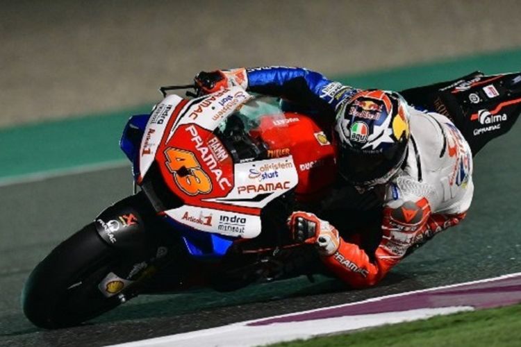 Pebalap Alma Pramac Racing, Jack Miller, menjalani latihan bebas di Sirkuit Losail pada MotoGP Qatar, 8 Maret 2019. 