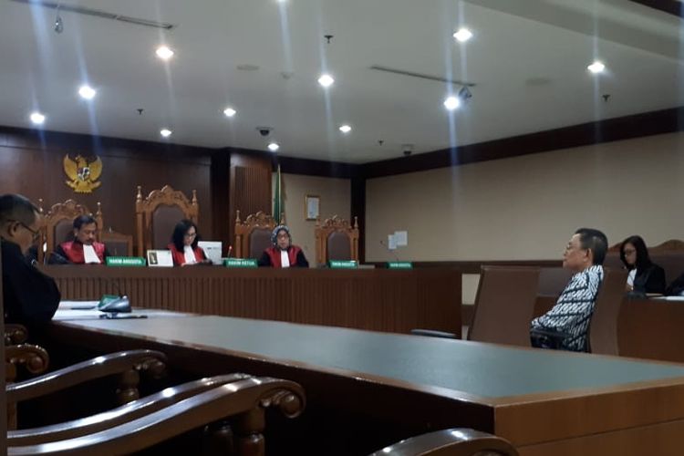 Sidang pembacaan dakwaan terhadap Pemilik PT Purna Arena Yudha (PAY) Simon Susilo di Pengadilan Tipikor Jakarta, Senin (9/9/2019)