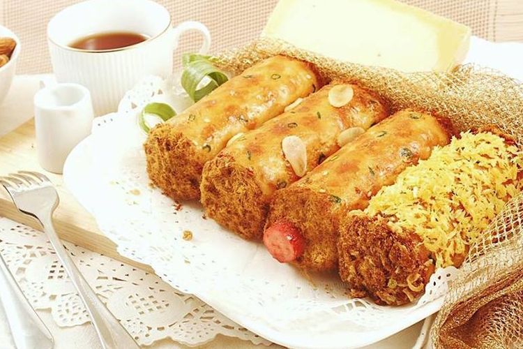 Roti Abon Gulung dari Hawai Bakery, oleh oleh terkenal dari Papua.