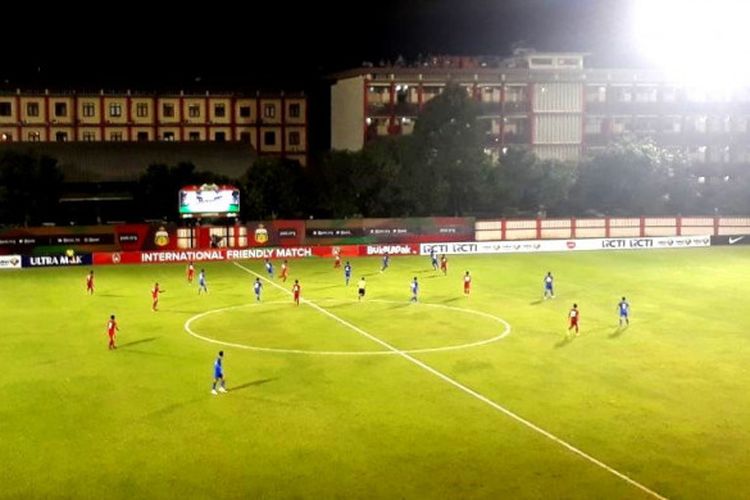 Laga persahabatan antara tim nasional U-23 Indonesia dan Thailand di Stadion PTIK, Jakarta Selatan. Kamis (31/5/2018).