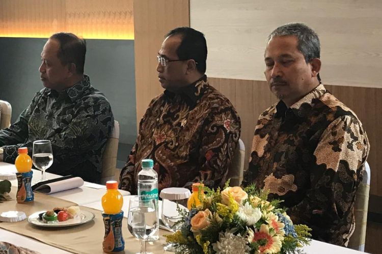 Menteri Perhubungan Budi Karya Sumadi ditemui di PT Bali Tower Sentra Tbk. Jakarta, Rabu (17/10/2018)