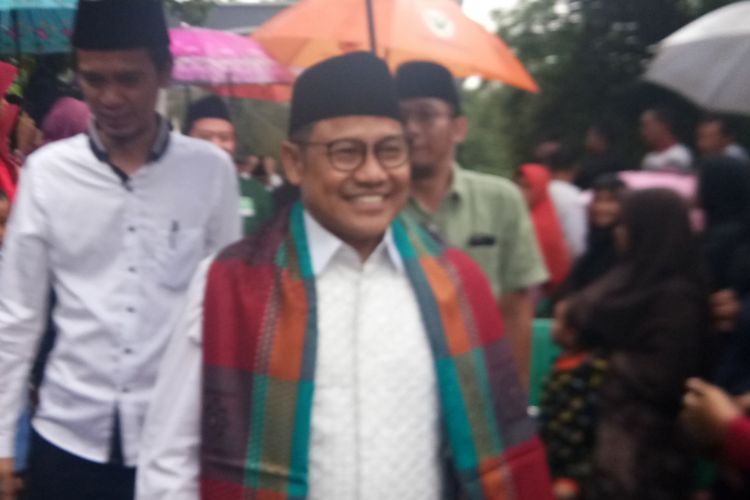 Ketua Umum DPP Partai Kebangkitan Bangsa (PKB) Muhaimin Iskandar saat tiba di Pondok Pesantren Al Amin, Pamijahan, Kabupaten Bogor, Minggu (13/1/2019).