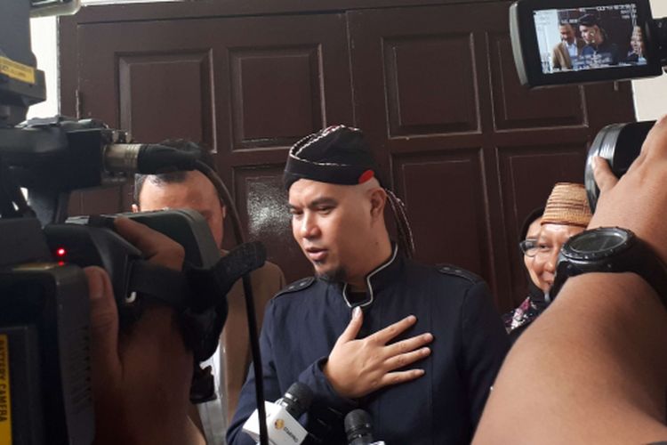 Ahmad Dhani usai menjalani persidangan di Pengadilan Negeri Jakaeta Selatan, Senin (2/7/2018)