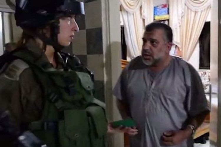 Pimpinan Hamas, Sheikh Hassan Yousef, ketika ditahan oleh pasukan Israel 20 Oktober 2015