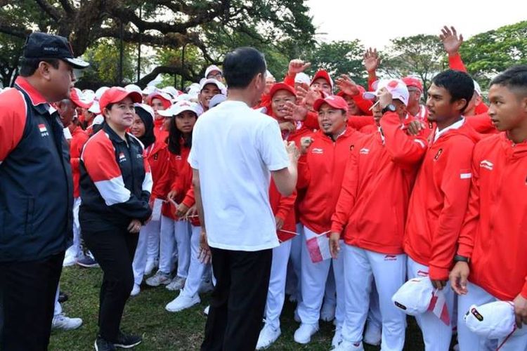 Presiden meyakini para atlet yang merupakan putra-putri terbaik yang dimiliki negara Indonesia tersebut akan mencapai target prestasi yang telah ditentukan, yakni perolehan 16 medali emas dan masuk 10 besar.