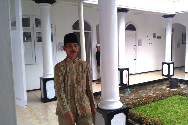 KH Supono Mustajab, pengasuh Sumanto sekaligus pemilik RSKJ H Mustajab, Desa Bungkanel, Kecamatan Karanganyar, Kabupaten Purbalingga, Jawa Tengah.
