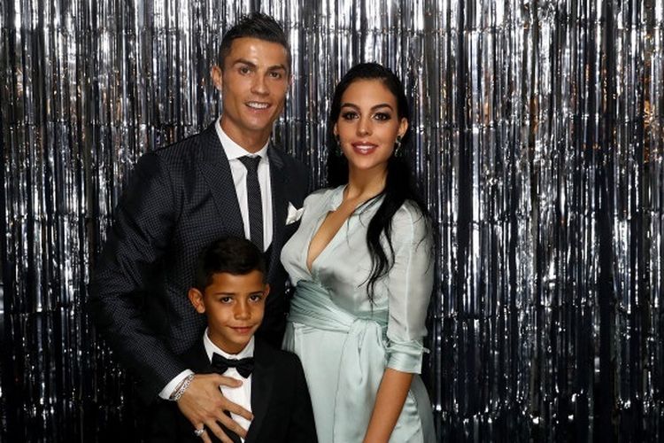 Ronaldo bersama putra dan kekasihnya saat acara Canaria?s Fashion Week 
