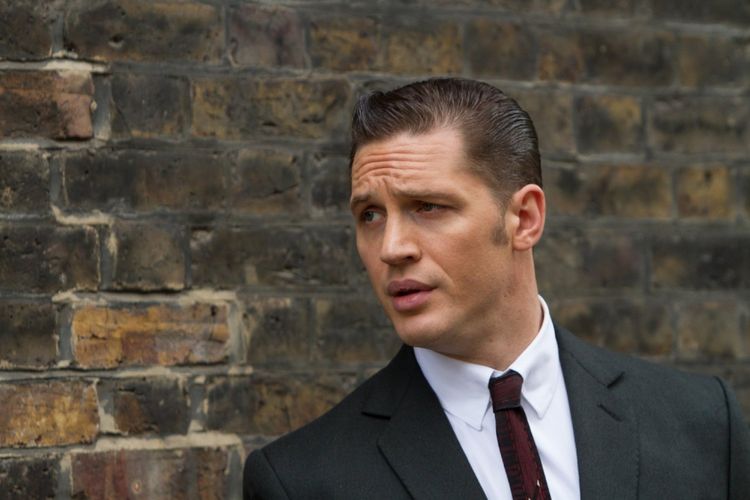 Tom Hardy bermain dalam film Legend.