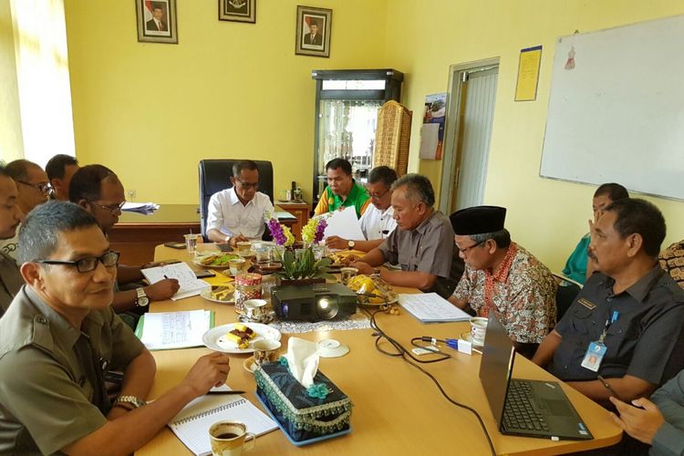 Kepala Badan Ketahanan Pangan Kementan Agung Hendriadi memimpin rakor percepatan serap gabah di Banten, Kamis (5/7/2018)