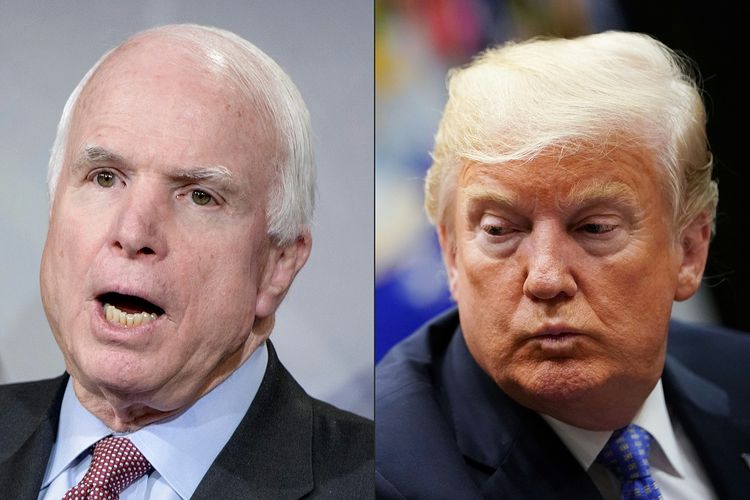 Mendiang Senator Amerika Serikat John McCain (kiri) dan Presiden Donald Trump.