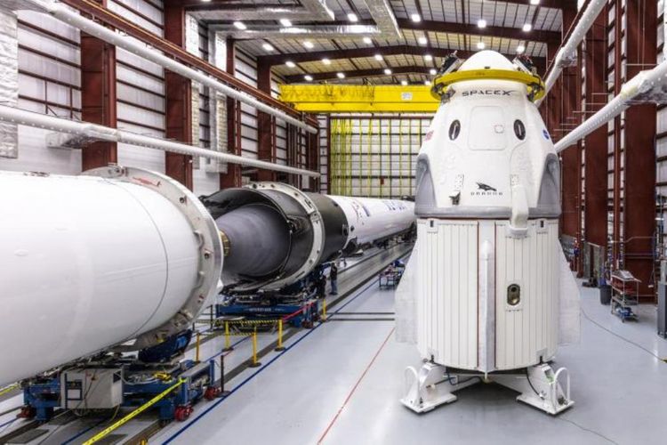 Pesawat ruang angkasa Dragon Crew milik SpaceX dijadwalkan akan membawa astronot ke ISS tahun ini.
