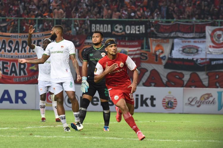 Selebrasi pemain Persija Jakarta, Bruno Matos, saat mencetak gol dalam pertandingan 8 besar Piala Presiden 2019 melawan Kalteng Putra di Stadion Patriot, Bekasi, Jawa Barat, Kamis (28/3/2019).
