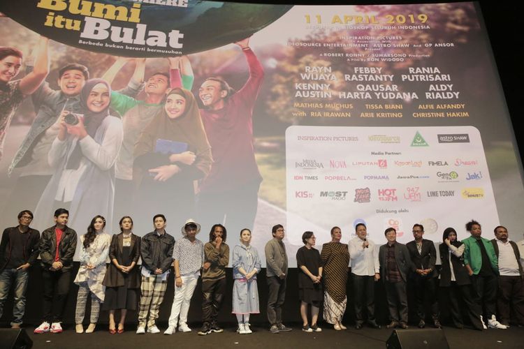 Gala premiere film Bumi itu Bulat