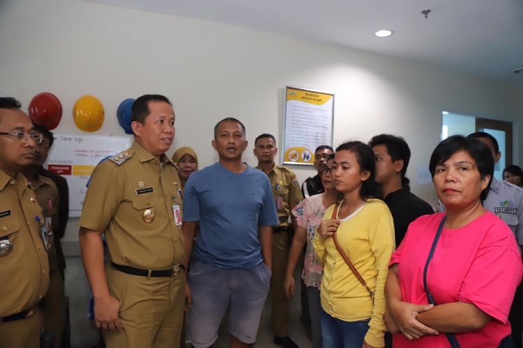 Wakil Wali Kota Jakarta Utara Ali Maulama Hakim bertemu dengan keluarga Sellha Purba, petugas PPSU yang terserempet sepeda motor, Selasa (25/6/2019).