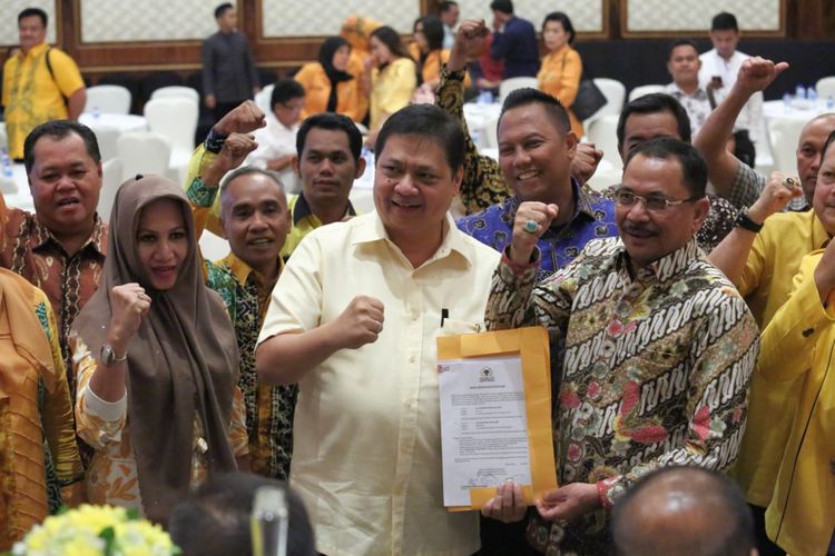 Ketua Umum Golkar Airlangga Hartarto mendapat dukungan dari para pimpinan dan pengurus Golkar di Kalimantan Selatan, Sabtu (6/7/2019).