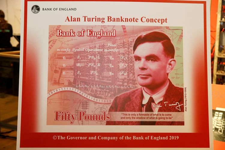Konsep mata uang pecahan 50 poundsterling Inggris bakal muncul dengan gambar ilmuwan Alan Turing ketika diperkenalkan di Museum Sains dan Industri Manchester pada 15 Juli 2019.