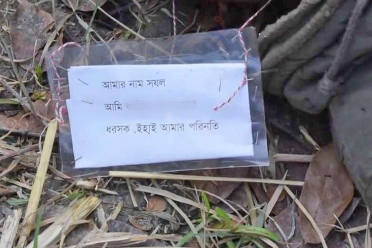 Inilah catatan yang ditemukan terikat di leher jenazah seorang tersangka pemerkosa di Bangladesh.