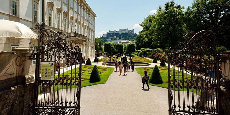 Pintu gerbang Mirabell Garden di Salzburg, Austria. Salzburg memang terkenal sebagai salah satu tujuan wisata populer di Austria.