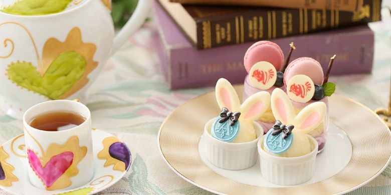 Kue-kue lucu pada Kafe di The Strings Hotel Nagoya, Jepang, ini seolah-olah keluar langsung dari dunia Alice in Wonderland.