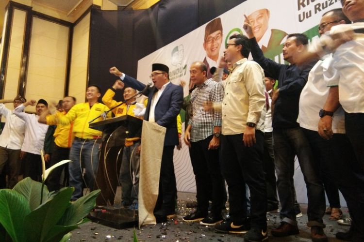 Kandidat Gubernur Jawa Barat Ridwan Kamil saat berpidato di Hotel Papandayan Bandung, Rabu (27/6/2018) untuk merayakan kemenangan pasangan Rindu merujuk hasil hitung cepat sejumlah lembaga survei. 