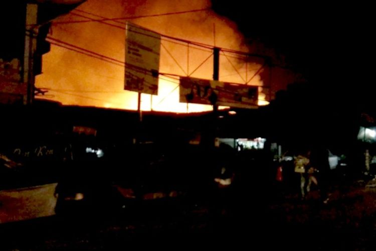 Kebakaran Pasar Sederhana, Kota Bandung, Jumat (5/10/2018) malam. 