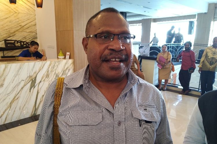 Ketua KPU Papua, Theodorus Kossay