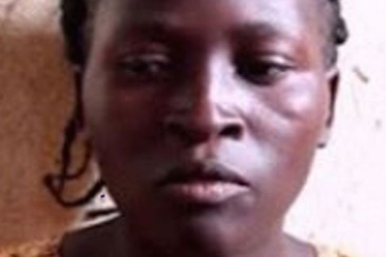 Harriet Nassali, pelaku pemenggalan terhadap suaminya, Siraje Kavuma di Uganda. Nassali melakukannya setelah dia berhubungan dengan pria lain.