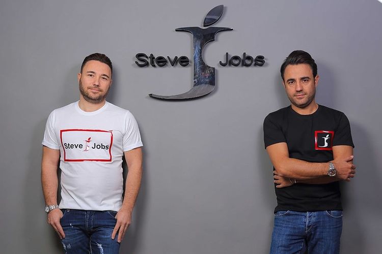 Perusahaan mode bernama Steve Jobs