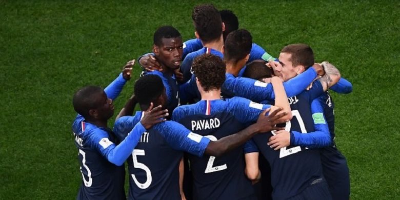 Para pemain Perancis merayakan gol Kylian Mbappe ke gawang Peru pada pertandingan Grup C Piala Dunia 2018 di Yekaterinburg, 21 Juni 2018. 