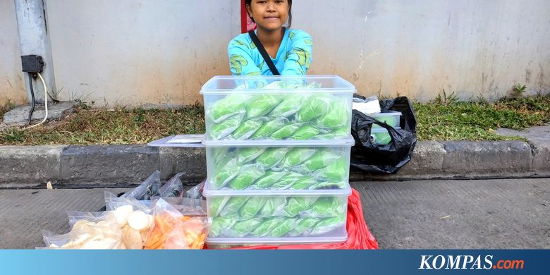 Kisah Siswi SMP yang Belajar Sambil Berjualan Bakpau di Pom Bensin Tangerang